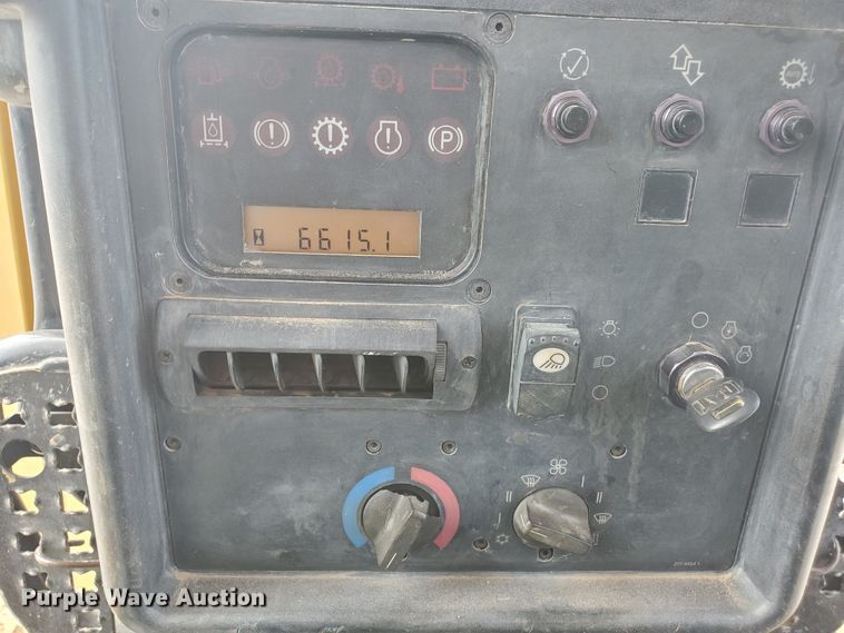 image for item DF5739 2006 Caterpillar D6N XL  dozer