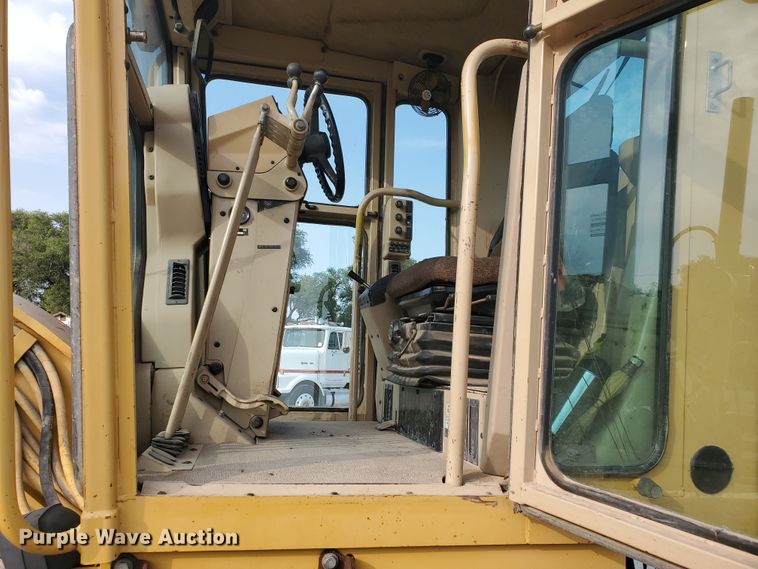 image for item DF5740 1998 Caterpillar 135H  motor grader