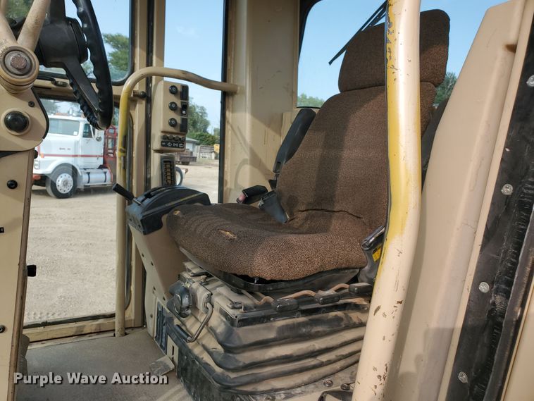 image for item DF5740 1998 Caterpillar 135H  motor grader