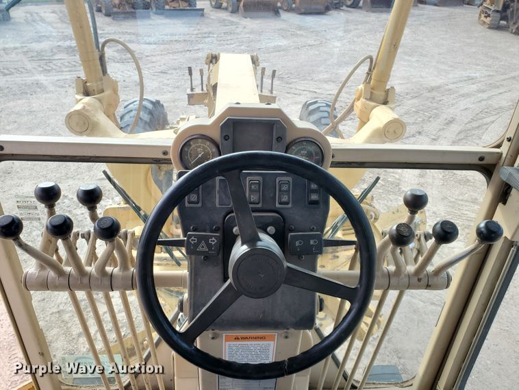 image for item DF5740 1998 Caterpillar 135H  motor grader