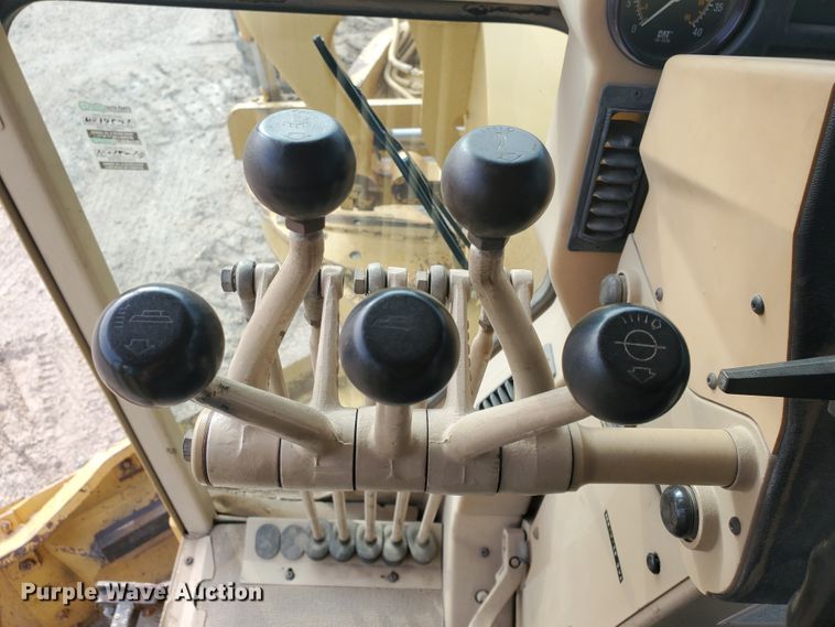 image for item DF5740 1998 Caterpillar 135H  motor grader