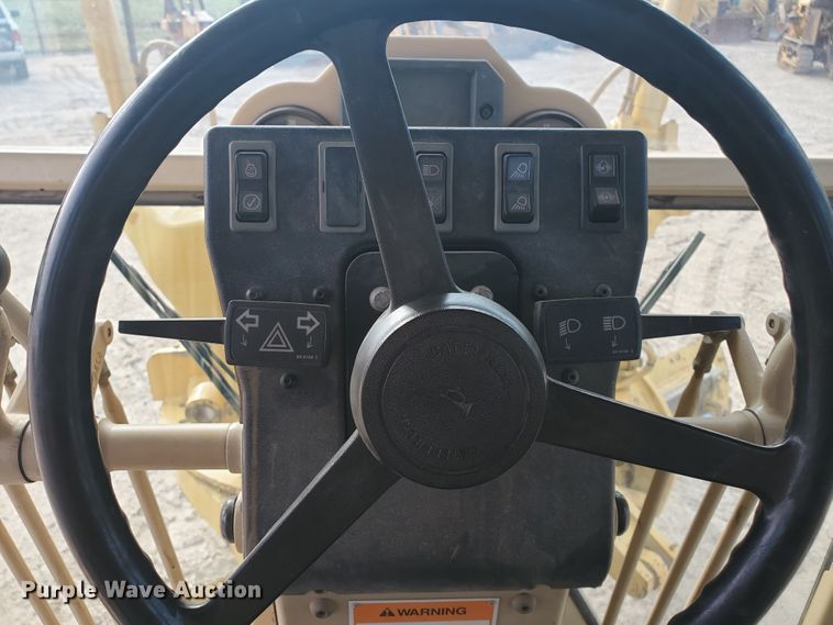 image for item DF5740 1998 Caterpillar 135H  motor grader