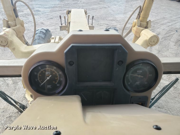 image for item DF5740 1998 Caterpillar 135H  motor grader