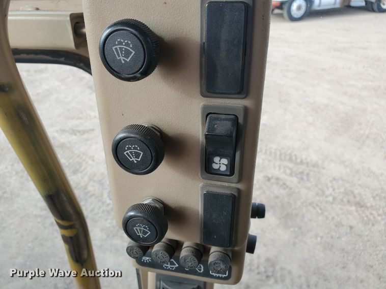 image for item DF5740 1998 Caterpillar 135H  motor grader