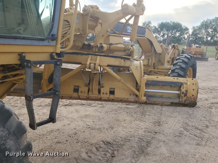 image for item DF5740 1998 Caterpillar 135H  motor grader
