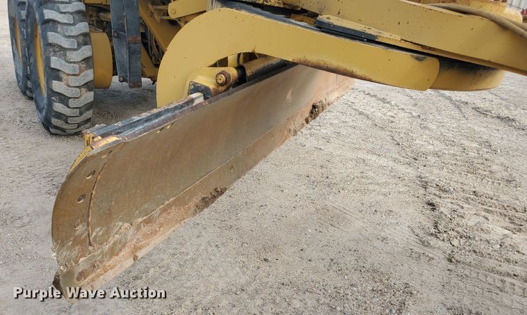 image for item DF5740 1998 Caterpillar 135H  motor grader