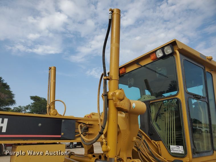 image for item DF5740 1998 Caterpillar 135H  motor grader