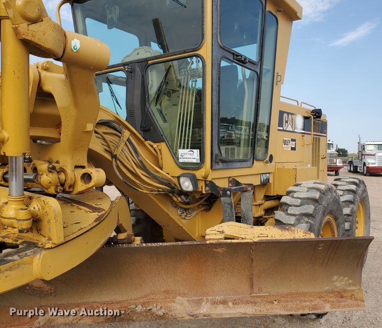 image for item DF5740 1998 Caterpillar 135H  motor grader
