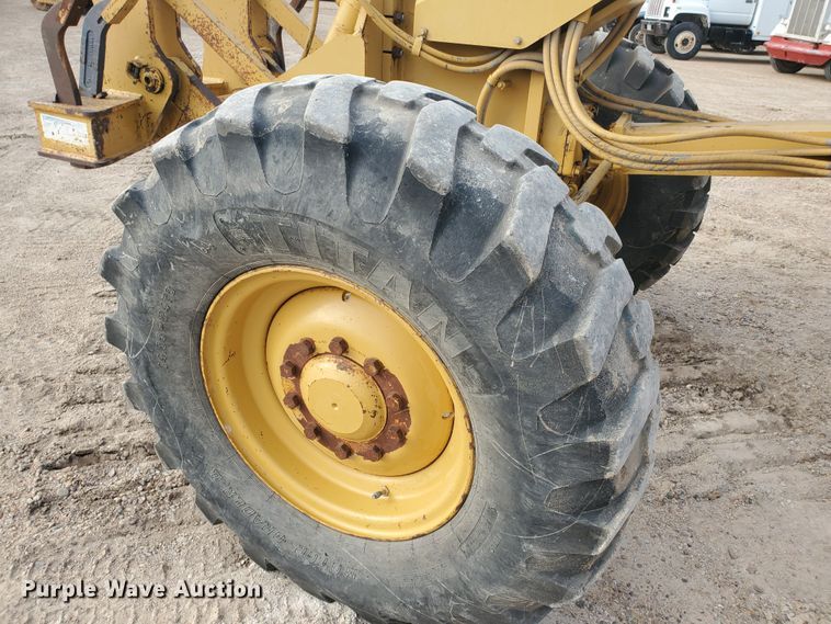 image for item DF5740 1998 Caterpillar 135H  motor grader