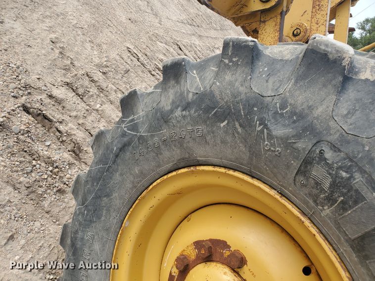 image for item DF5740 1998 Caterpillar 135H  motor grader