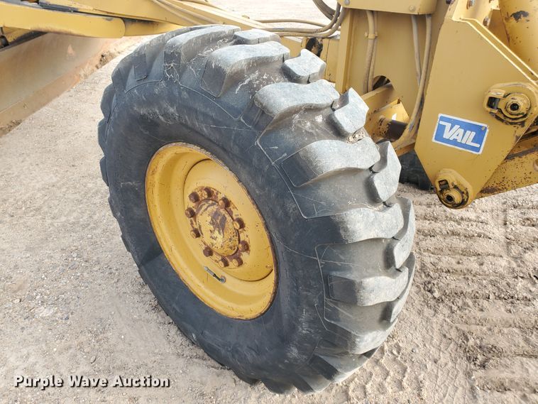 image for item DF5740 1998 Caterpillar 135H  motor grader