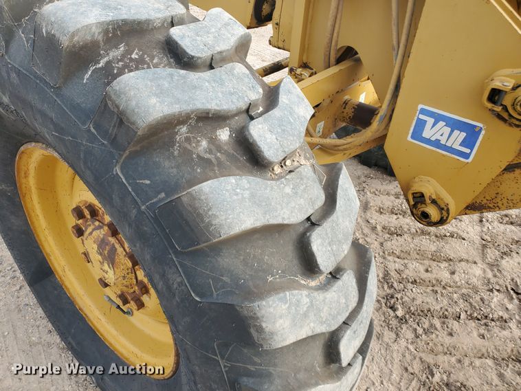 image for item DF5740 1998 Caterpillar 135H  motor grader