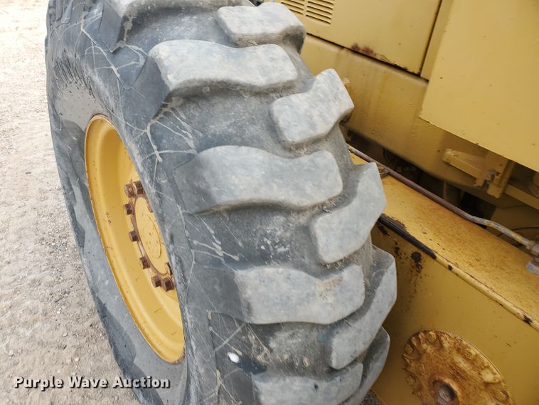 image for item DF5740 1998 Caterpillar 135H  motor grader