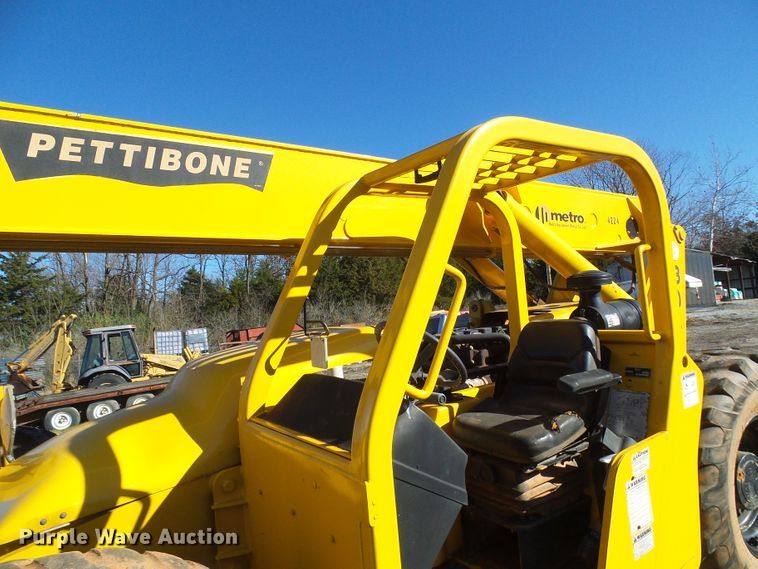 image for item DG2103 2006 Pettibone 8044  telehandler
