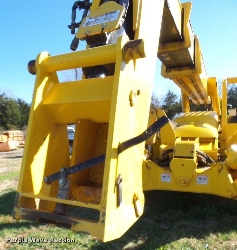 image for item DG2103 2006 Pettibone 8044  telehandler