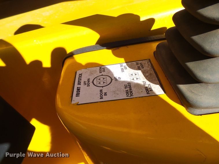 image for item DG2103 2006 Pettibone 8044  telehandler