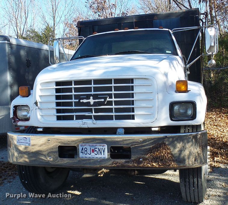 image for item DG2111 2002 Chevrolet C7500  dump truck