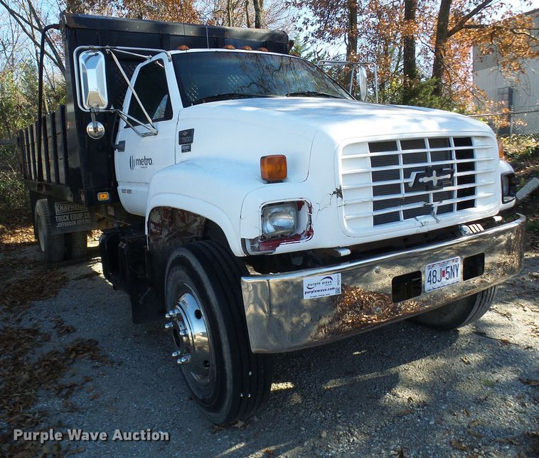 image for item DG2111 2002 Chevrolet C7500  dump truck