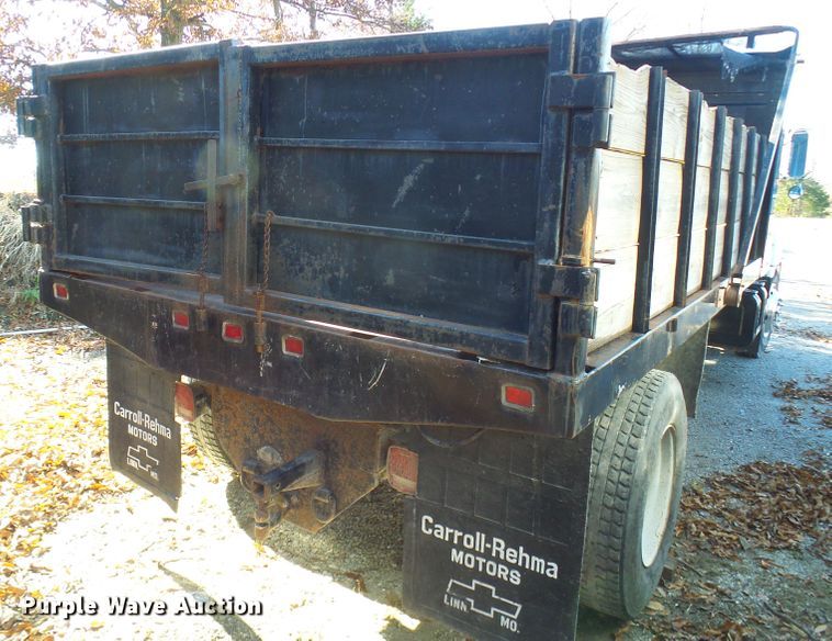 image for item DG2111 2002 Chevrolet C7500  dump truck