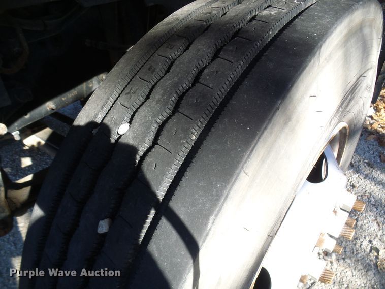 image for item DG2111 2002 Chevrolet C7500  dump truck