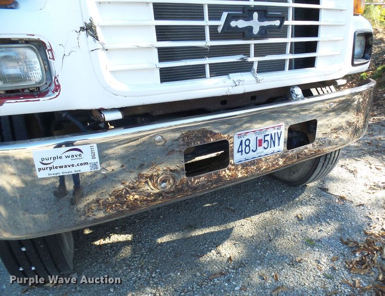 image for item DG2111 2002 Chevrolet C7500  dump truck