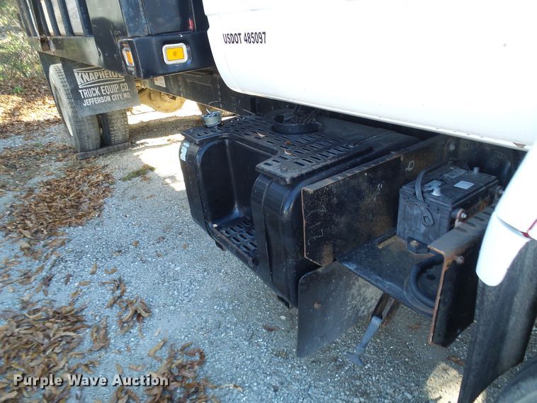 image for item DG2111 2002 Chevrolet C7500  dump truck