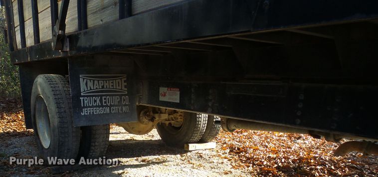 image for item DG2111 2002 Chevrolet C7500  dump truck