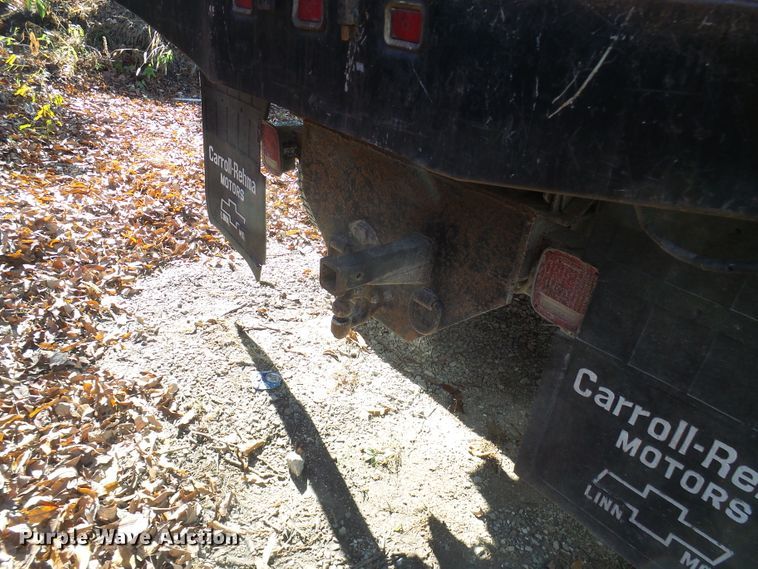 image for item DG2111 2002 Chevrolet C7500  dump truck