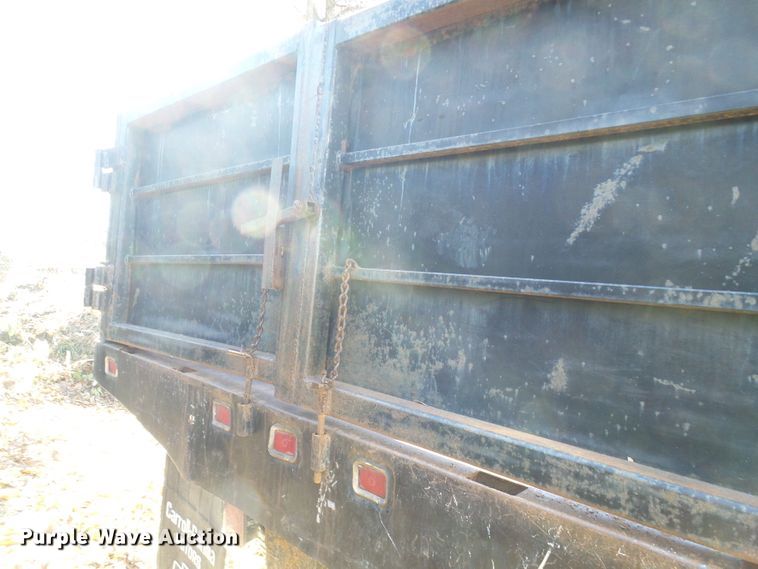 image for item DG2111 2002 Chevrolet C7500  dump truck