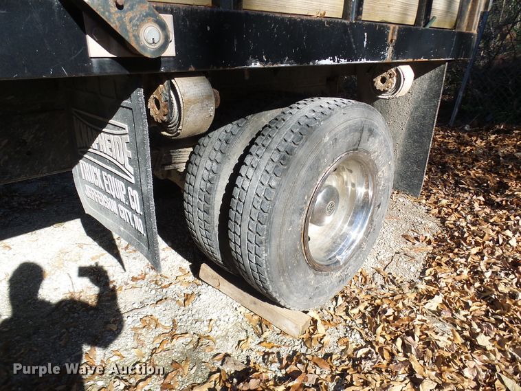 image for item DG2111 2002 Chevrolet C7500  dump truck