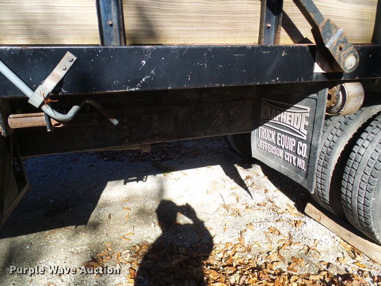 image for item DG2111 2002 Chevrolet C7500  dump truck