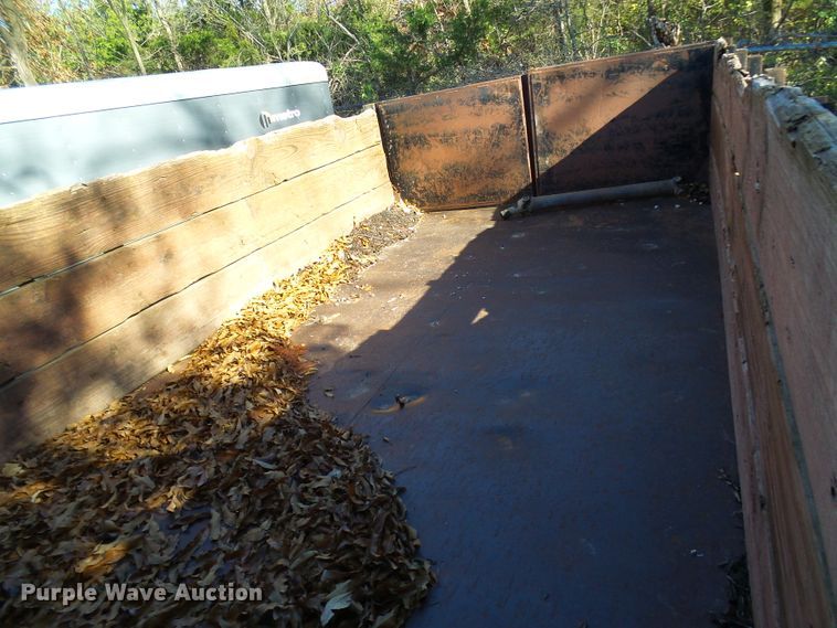 image for item DG2111 2002 Chevrolet C7500  dump truck