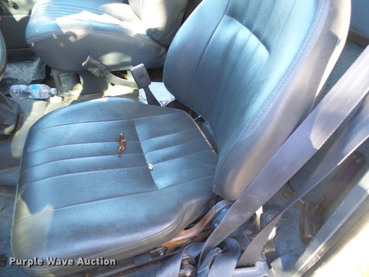 image for item DG2111 2002 Chevrolet C7500  dump truck