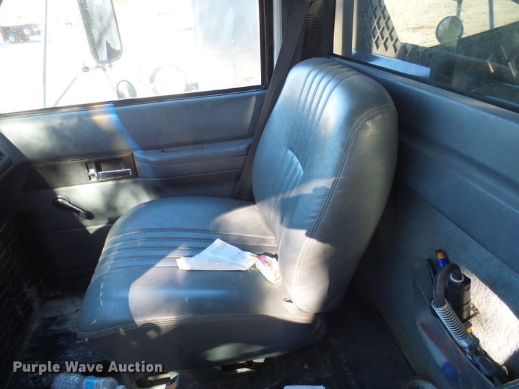 image for item DG2111 2002 Chevrolet C7500  dump truck