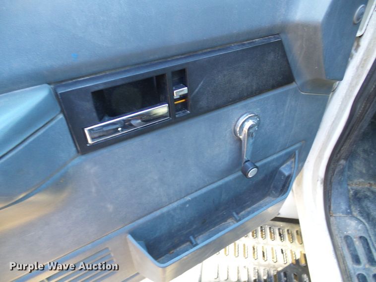 image for item DG2111 2002 Chevrolet C7500  dump truck