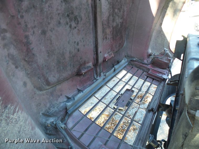 image for item DG2111 2002 Chevrolet C7500  dump truck