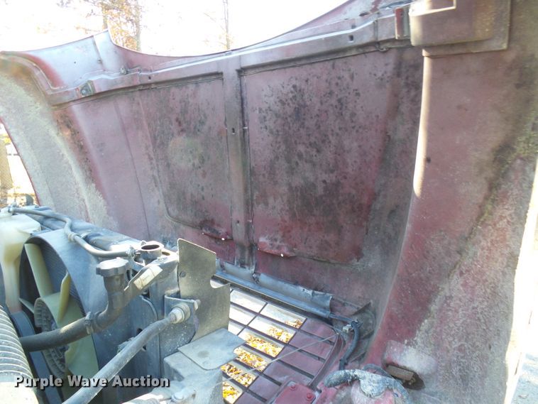 image for item DG2111 2002 Chevrolet C7500  dump truck