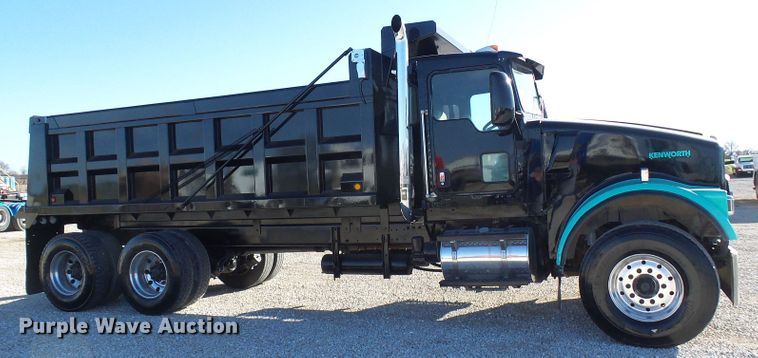 image for item DG2118 2006 Kenworth W900  dump truck