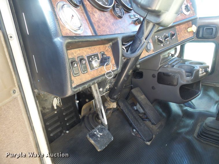 image for item DG2118 2006 Kenworth W900  dump truck