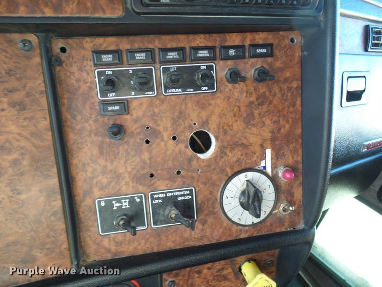 image for item DG2118 2006 Kenworth W900  dump truck