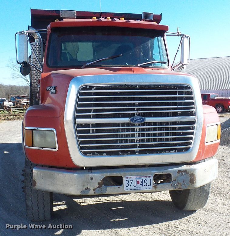 image for item DG2122 1990 Ford LT9000 dump truck