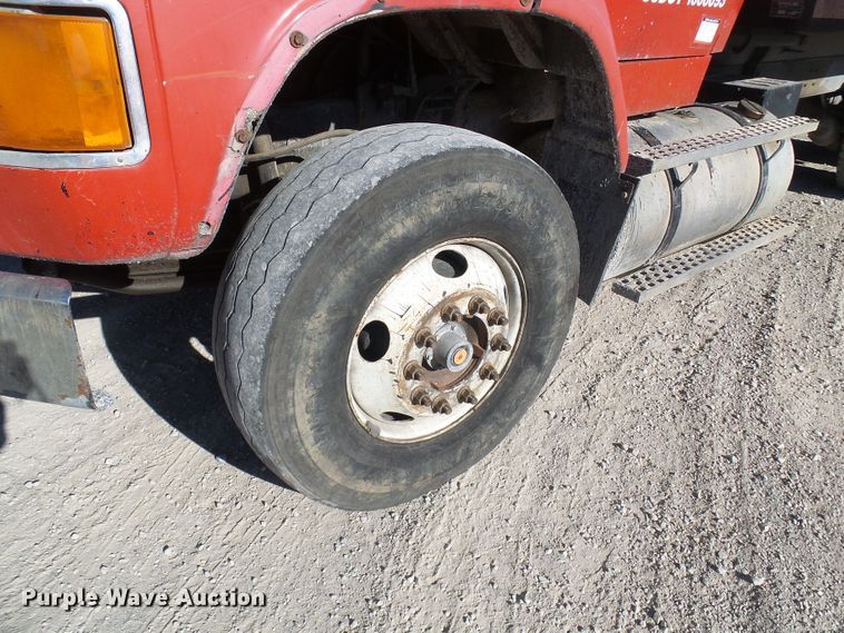 image for item DG2122 1990 Ford LT9000 dump truck