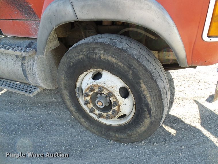 image for item DG2122 1990 Ford LT9000 dump truck