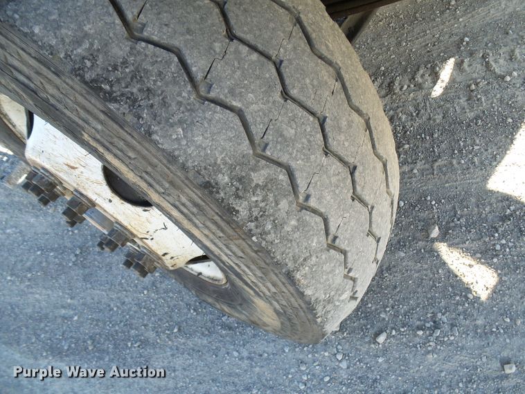 image for item DG2122 1990 Ford LT9000 dump truck