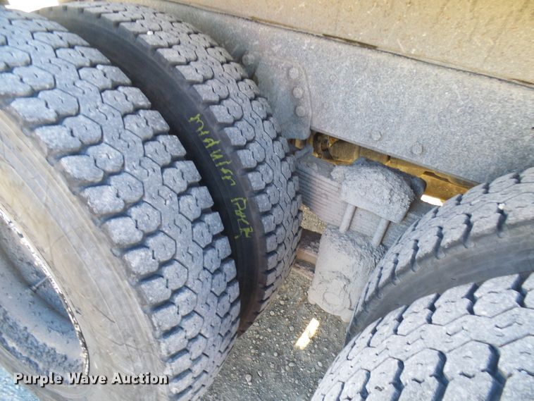 image for item DG2122 1990 Ford LT9000 dump truck