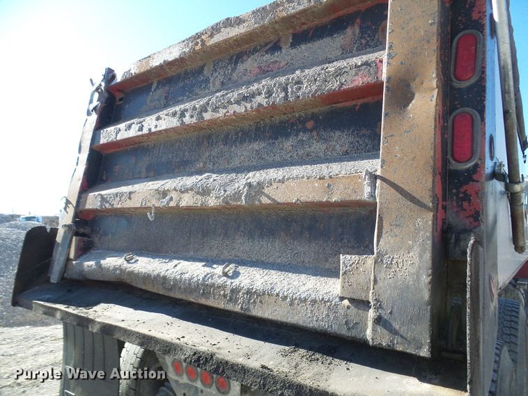 image for item DG2122 1990 Ford LT9000 dump truck