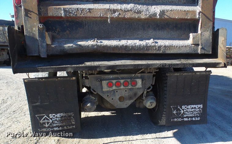 image for item DG2122 1990 Ford LT9000 dump truck