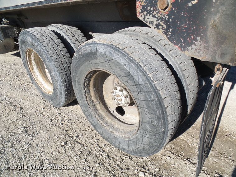 image for item DG2122 1990 Ford LT9000 dump truck