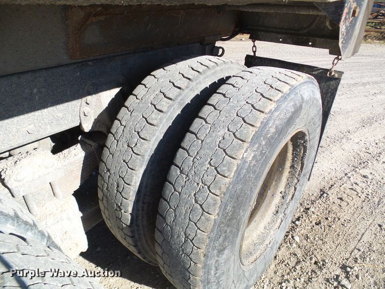 image for item DG2122 1990 Ford LT9000 dump truck