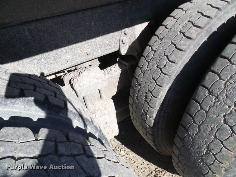 image for item DG2122 1990 Ford LT9000 dump truck